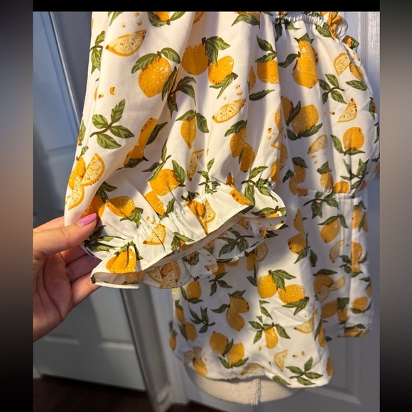 Lemon yellow crop top shirt - Picture 4 of 5